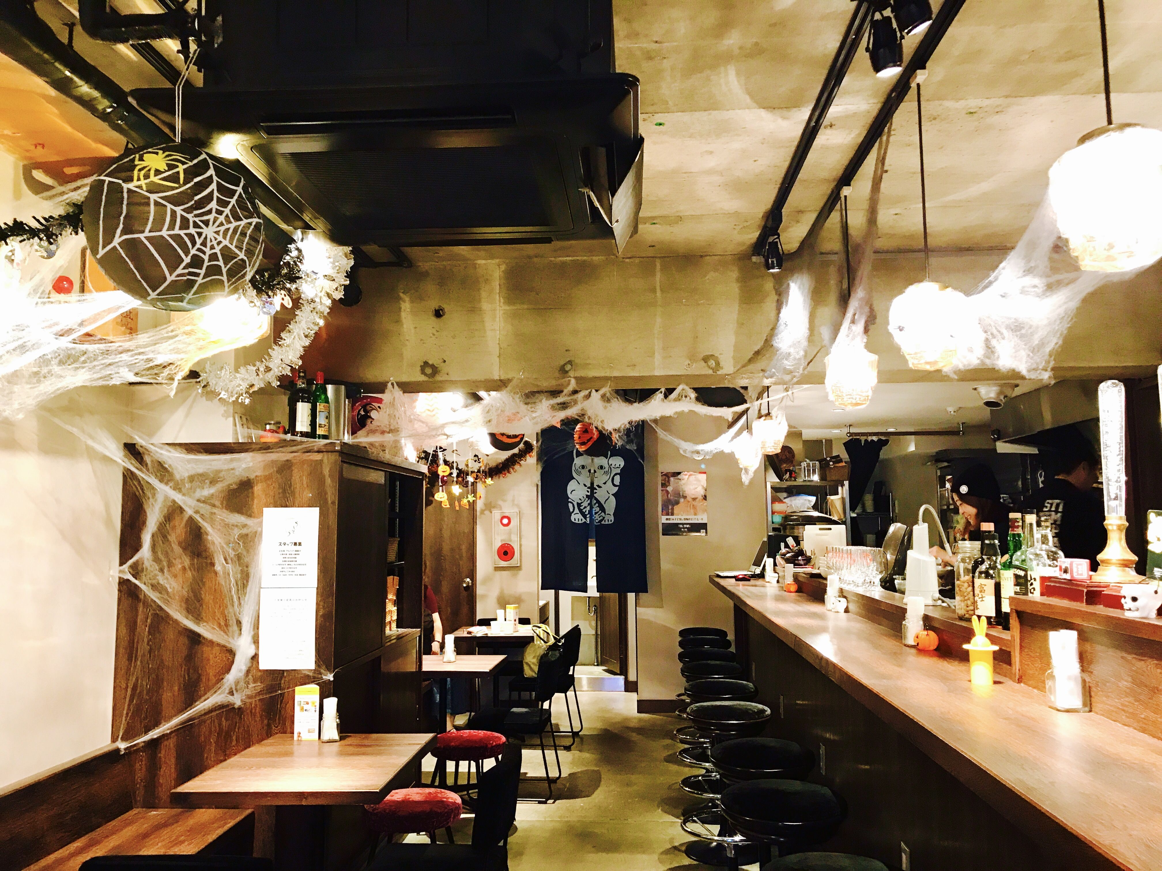 オシャレな内装の「うしとら　壱号店」さん