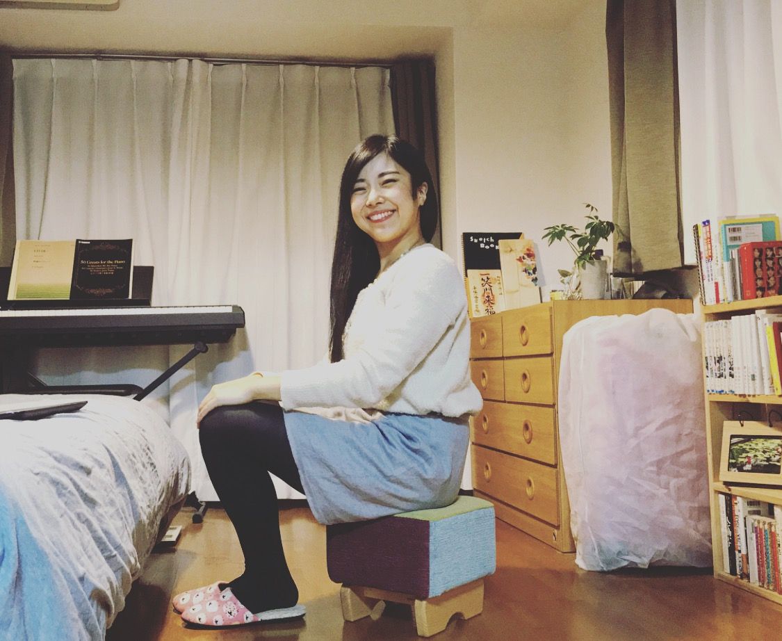 25歳女子家具屋店長ユリマタタの部屋
