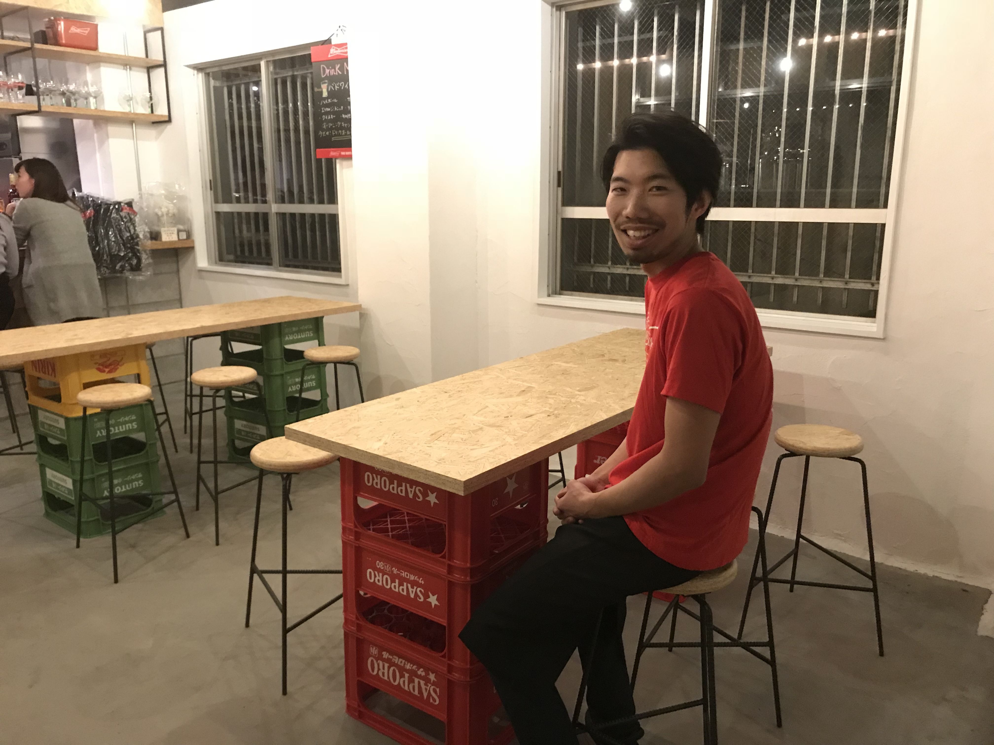笑うBud's Diner Osaka(バドズ ダイナー オーサカ)のオーナー川本氏