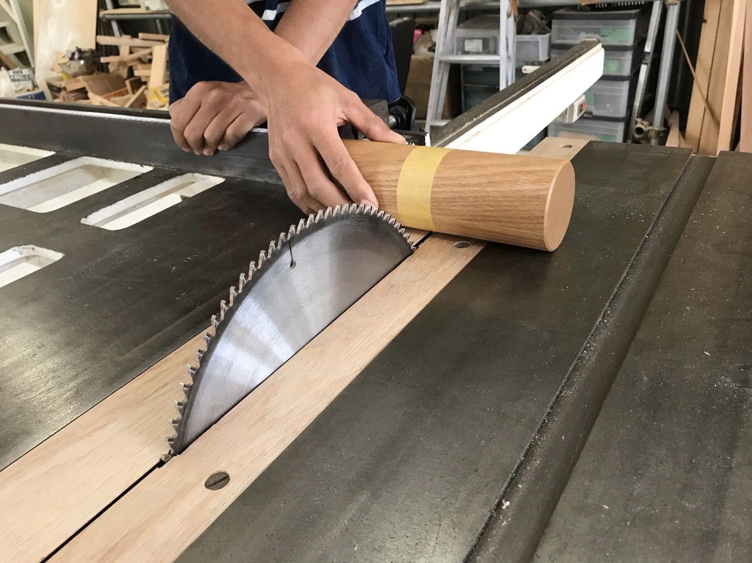 ベッドの脚をカットしてリサイズ！脚の形によって加工の手間もいろいろのイメージ