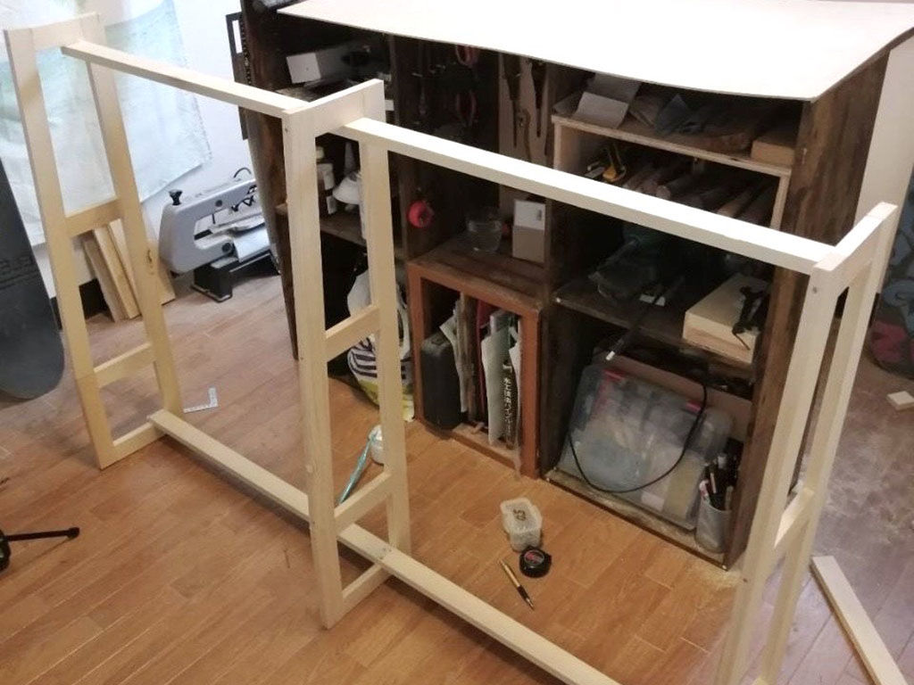 ベッドのヘッドボードをDIY！寝る前の一時をリラックスタイムに♪