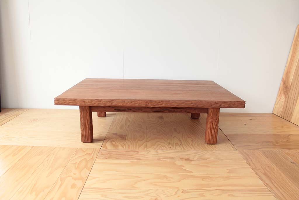 無垢の屋久杉座卓の天板をいかしてダイニングテーブルにリメイク(before)