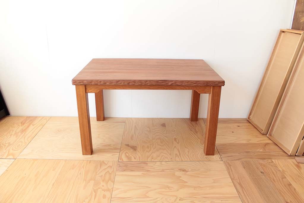 無垢の屋久杉座卓の天板をいかしてダイニングテーブルにリメイク(after)