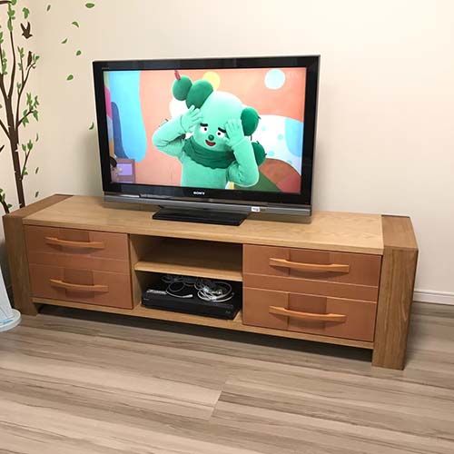 婚礼タンスの引き出しを使って製作したテレビボード