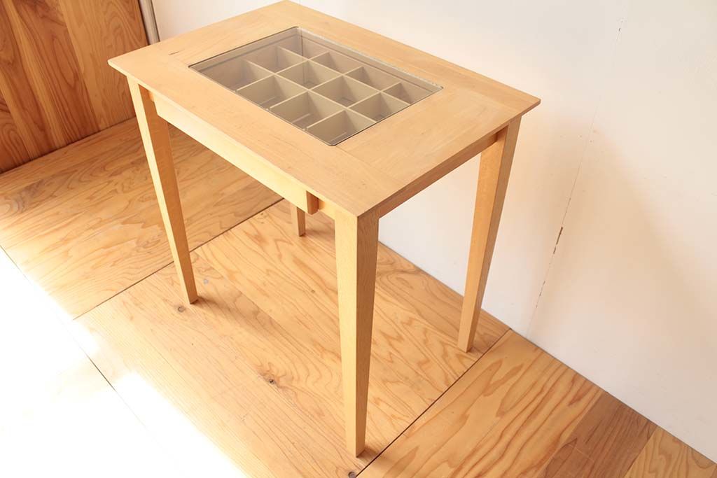 元のテーブルの雰囲気を残せるよう脚の太さや角度にこだわりが