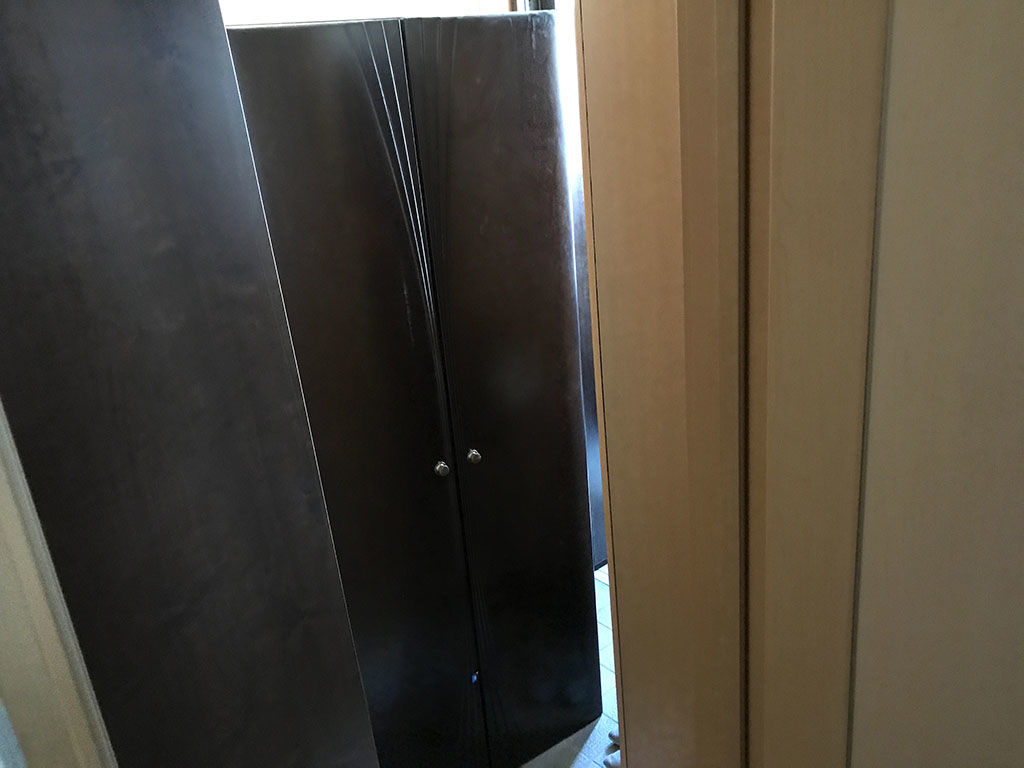 お客様のお家での家具お引き取りの様子