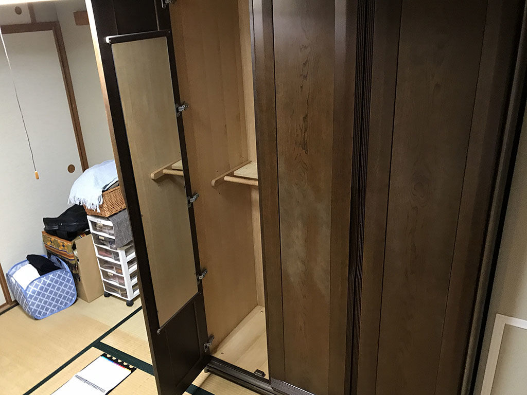 婚礼タンスの内部