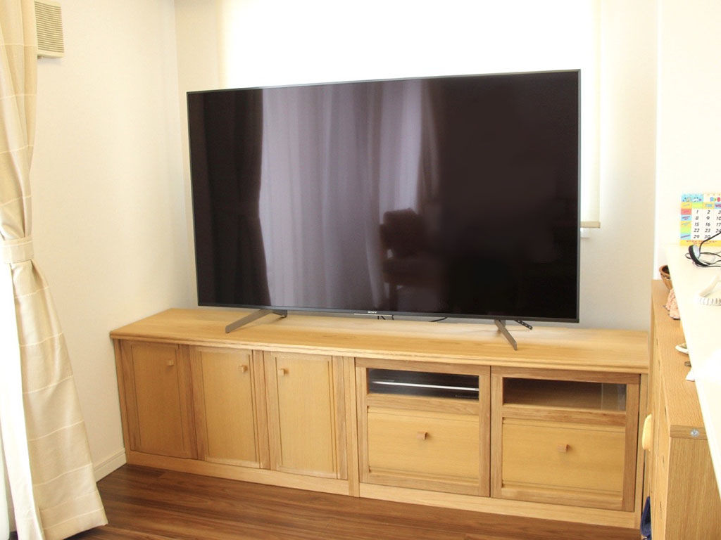 婚礼タンスからリメイクしてお部屋の寸法にも雰囲気にもぴったりなテレビ台