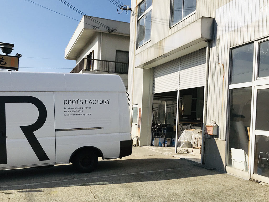 ルーツファクトリーの家具製作をする淡路島工房オニオンベース入り口