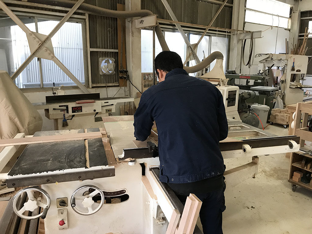 淡路島工房で大切な家具製作をする際に出る端材