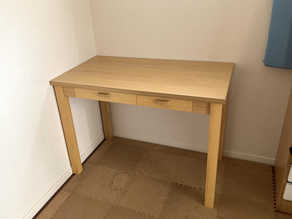 お客様のお子様にもとても喜んでいただけた婚礼タンスをリメイクしたデスク