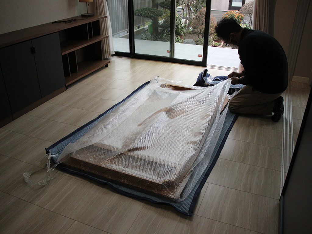 リメイクしたダイニングテーブルを建て替え後のお家に納品