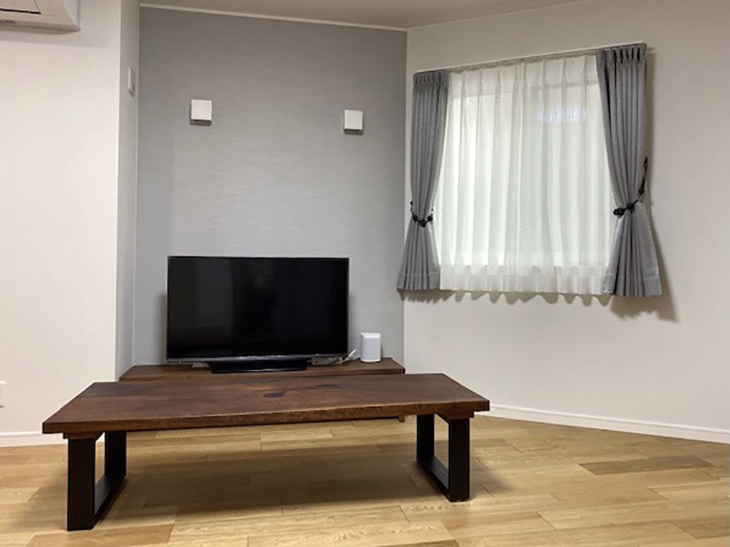 お客様からお送りいただいたリメイクローテーブルを設置したお部屋のお写真