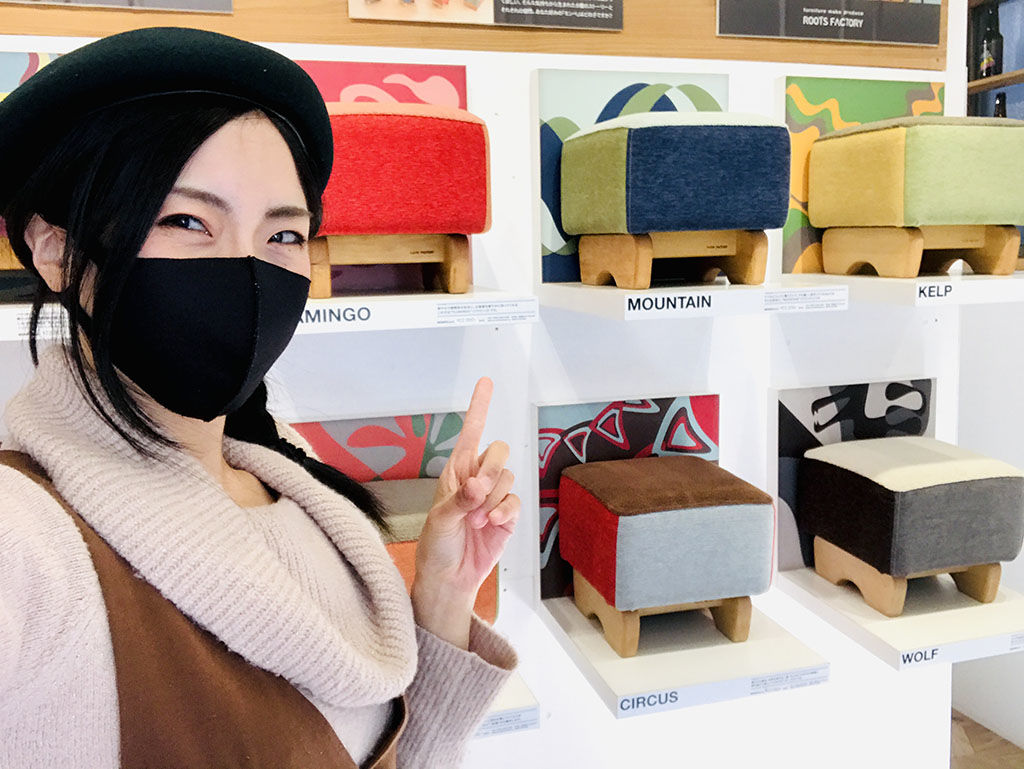 東京店シモキタベースでお店番をするユリマタタ