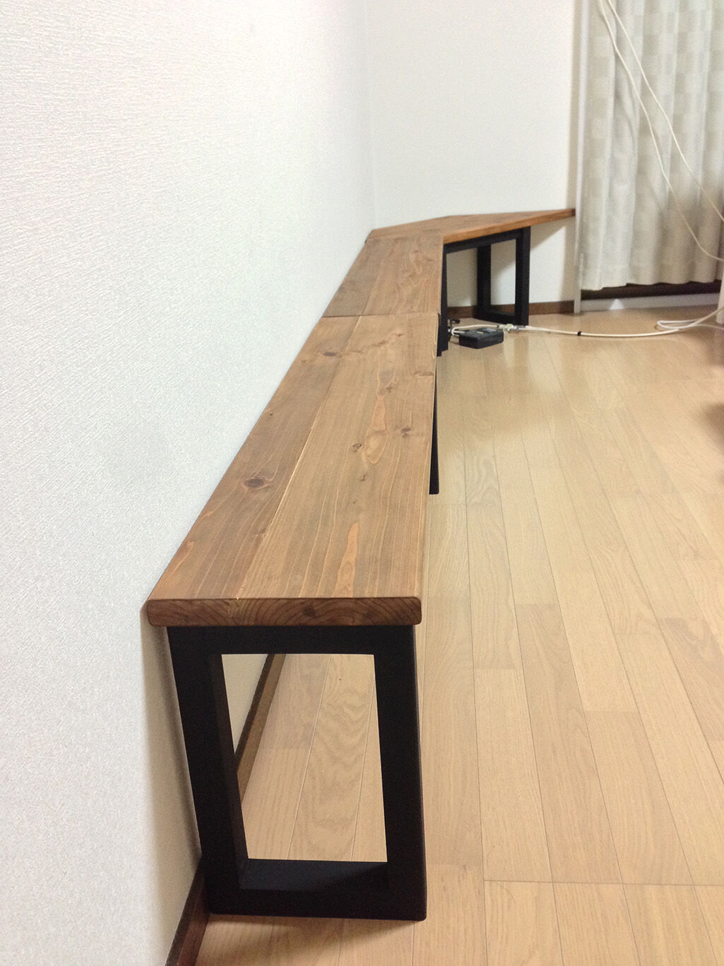 3ユニットのテーブルをお客様のお部屋に納品させていただいた写真