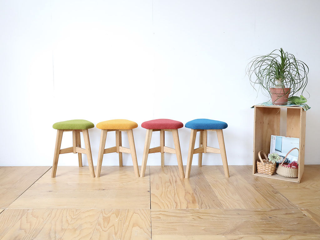 新作木製スツール「DELTA STOOL」