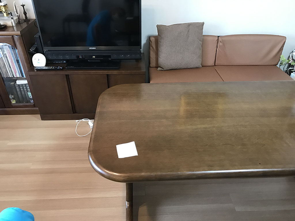 テーブル天板の色をテレビ台に合わせたいとご希望いただきました