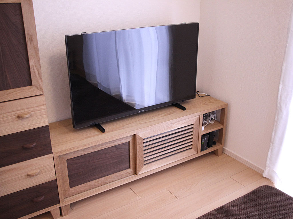 オーダーメイドのテレビボード