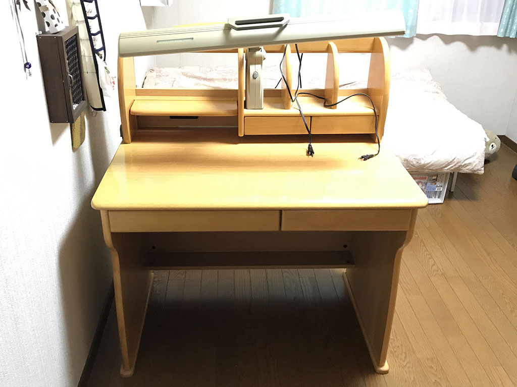 サイズを小さくしたいとリメイクをご依頼いただいた学習机