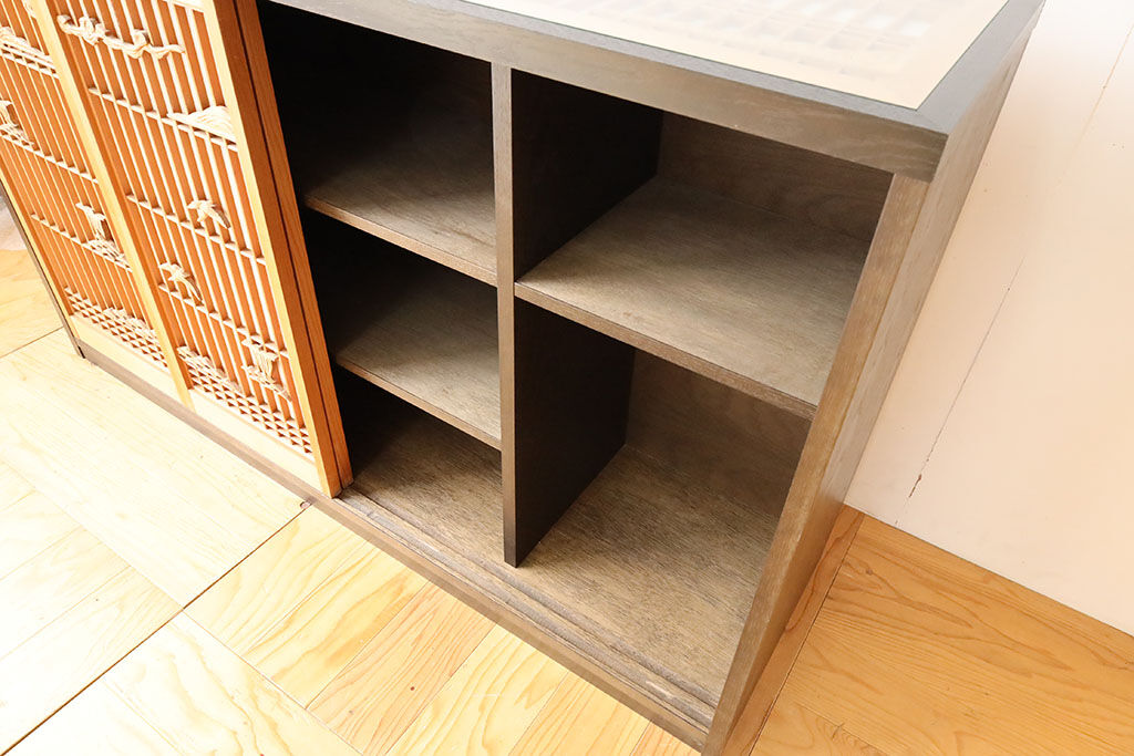 ブーツなど長さのある靴も収納できる下駄箱