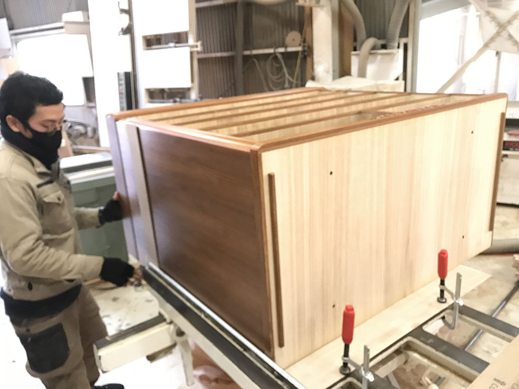 同時に製作を進める家具の数が増えている淡路島工房