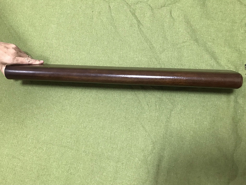 レッグジョイント金具を取り替え修理することになったテーブル脚