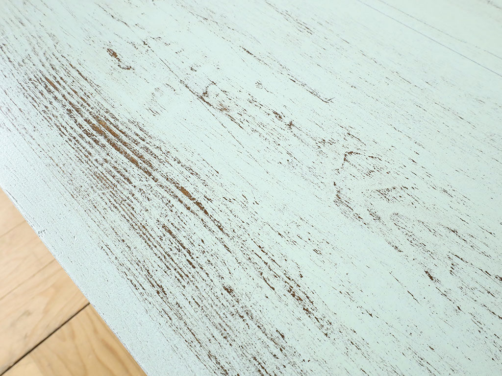エイジング加工で長年使い込まれたような仕上がりに