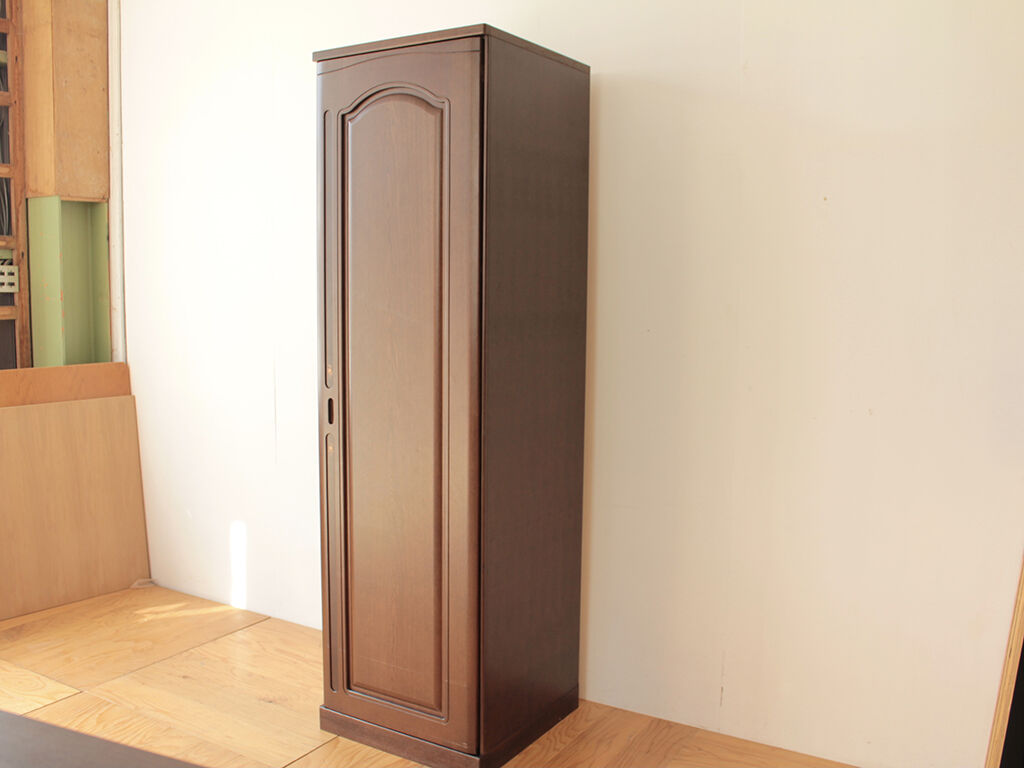 元の側板を使用して違和感のない仕上がりとなった洋服タンスのリサイズ