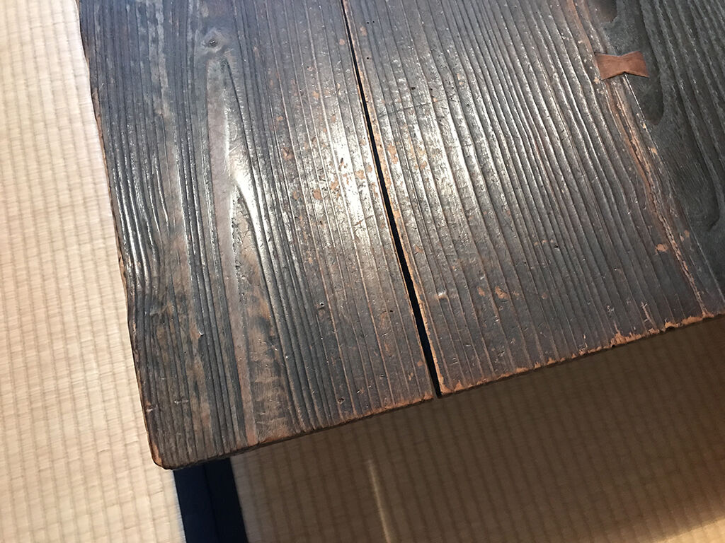 ご購入当時からあったという天板の割れ