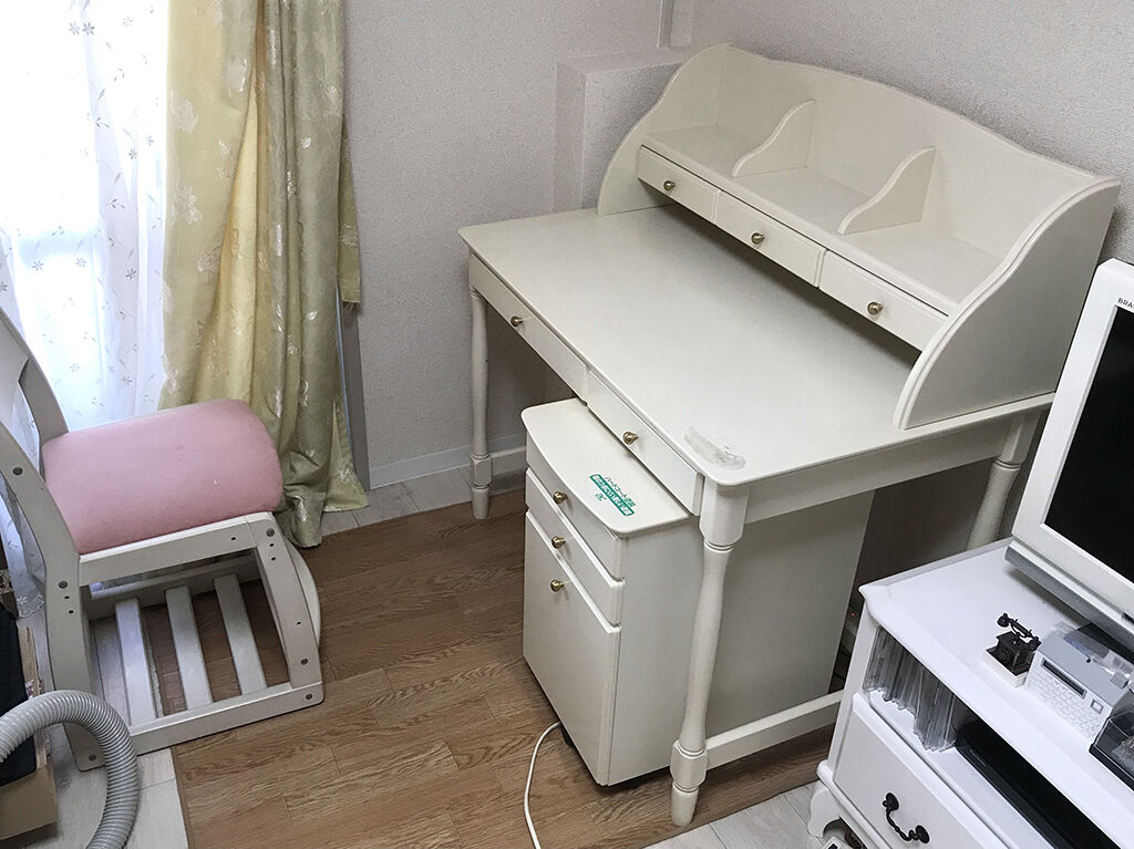 お客様のご実家に置かれていた学習机