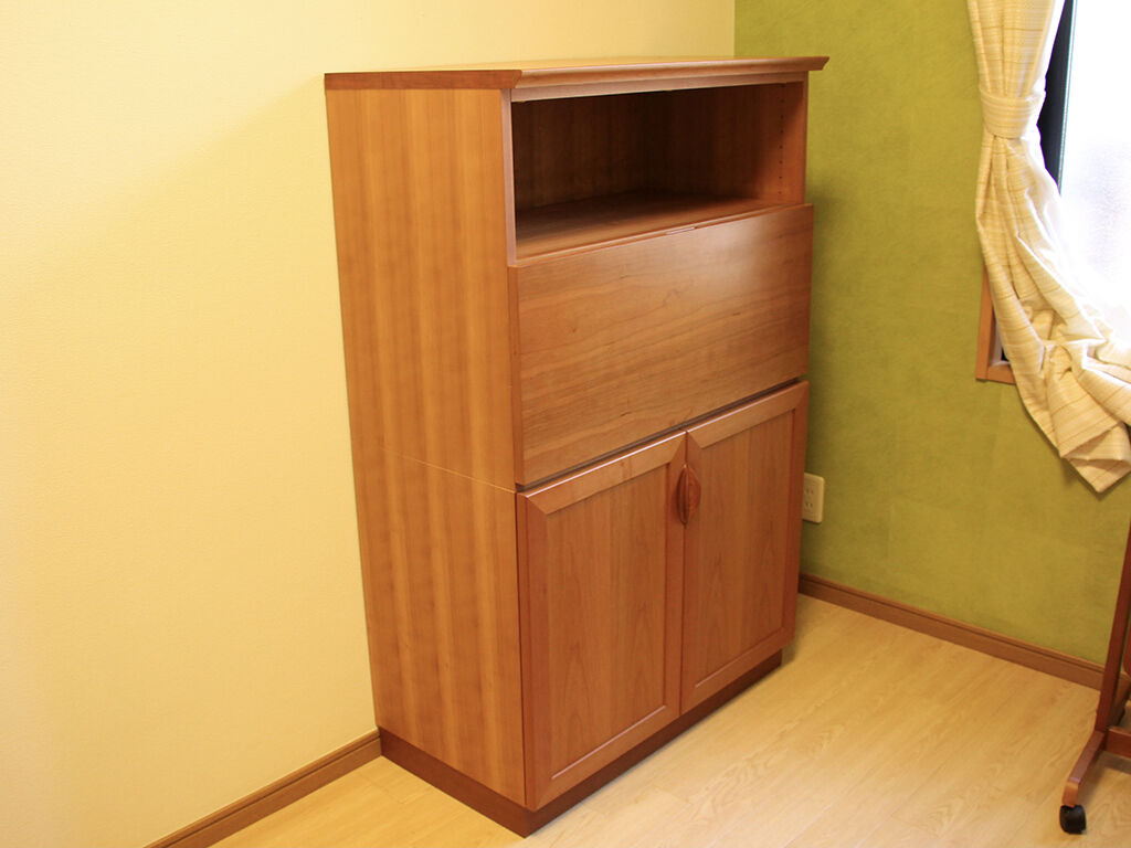 お客様のお部屋にぴったりお似合いのリメイクライティングビューロー
