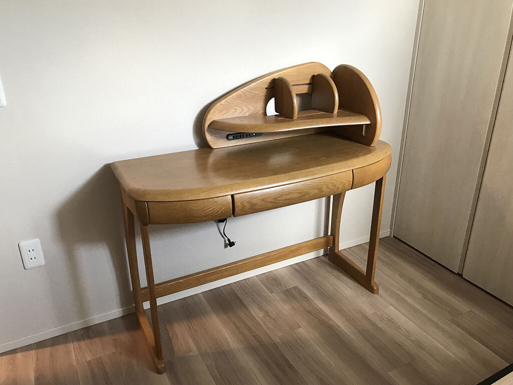 お客様宅に納品したリメイク学習机