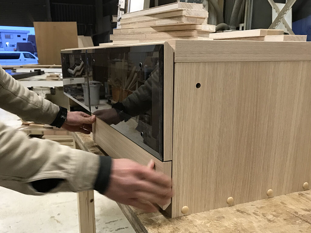 壁面収納棚からローテーブルへのリメイク風景