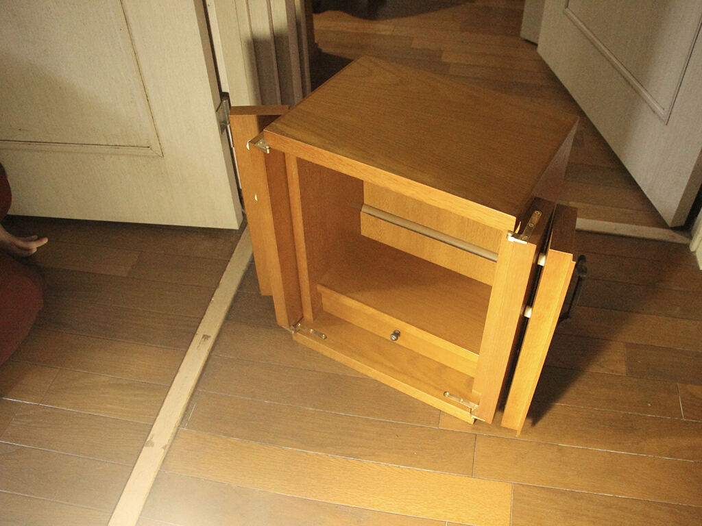 亡くなったお父様が愛用されていたというタンスからリメイクしたお仏壇