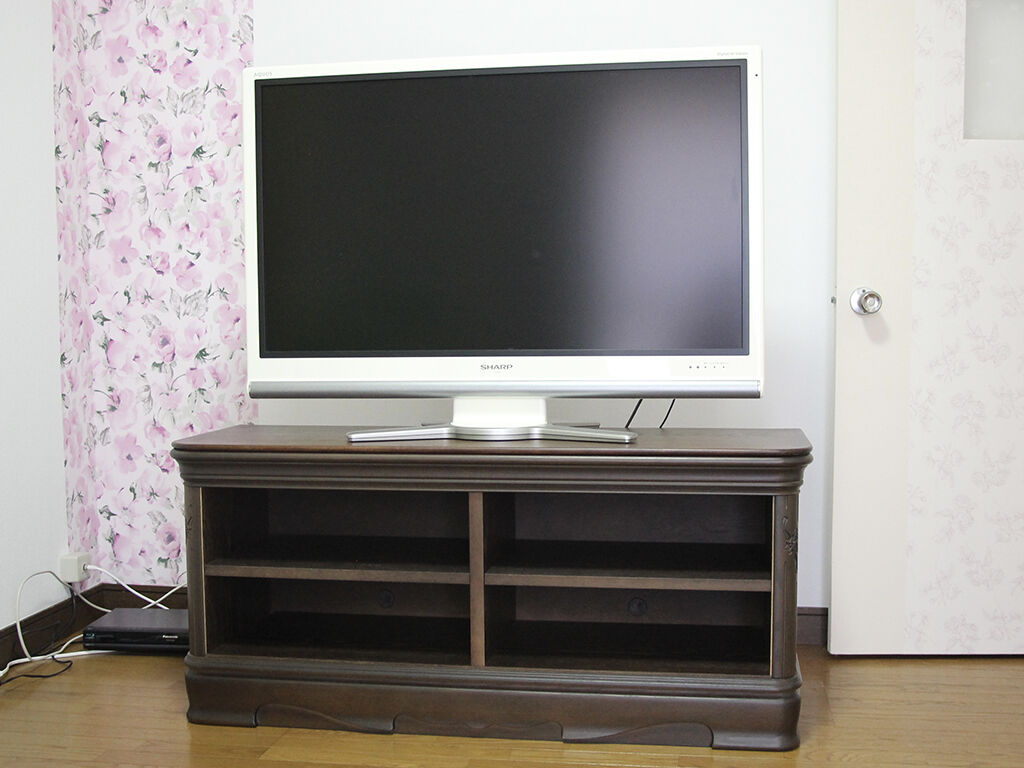 納品させていただいた和タンスからリメイクしたテレビ台