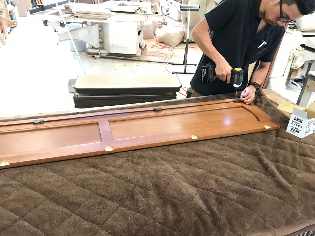 宮崎チェスト扉の作業