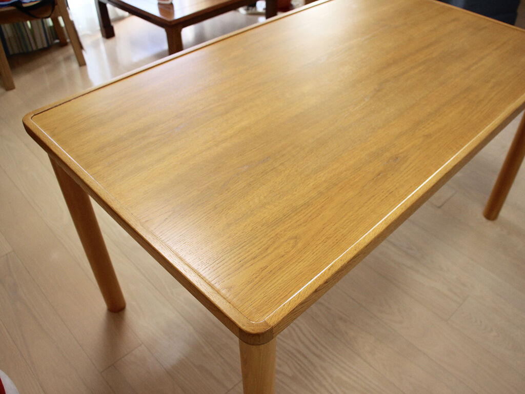 お客様から「すごく綺麗になってる！」と言っていただけたダイニングテーブル