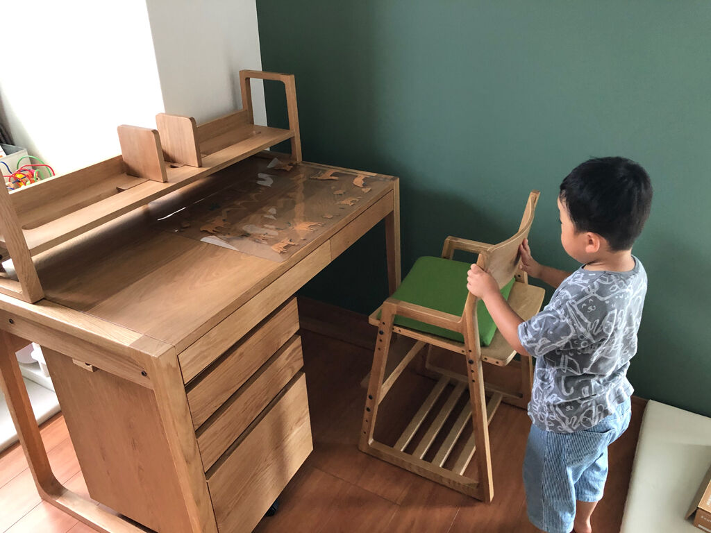 新入生の暮らしを豊かに！毎日使う学習机はオーダーメイドがお勧め！