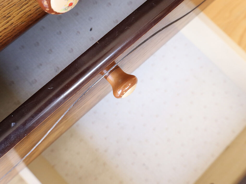 底板が特徴的な学習机の引き出し