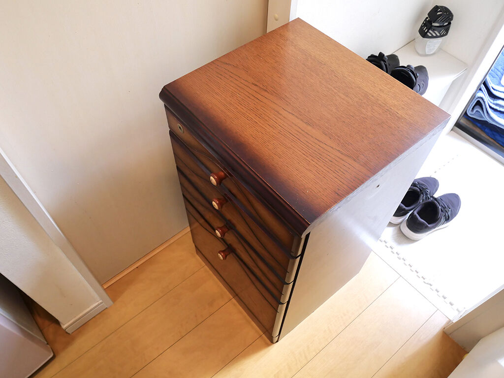 お客様のご自宅に納品した学習机からリメイクしたチェスト