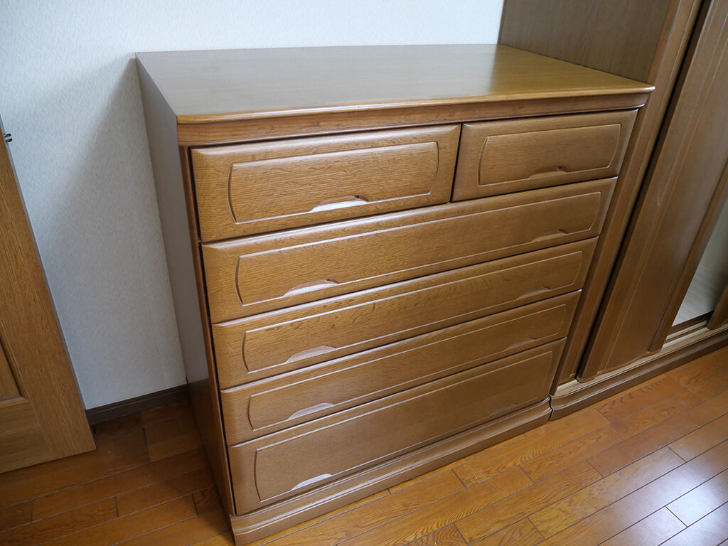 スライドレールを付けて快適に引き出しを開け閉めできるようになった整理タンス