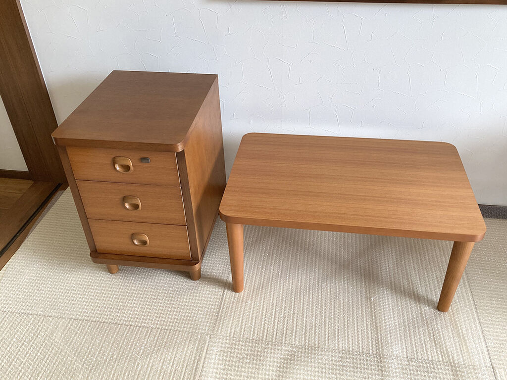 お客様のお家に納品した学習机からリメイクしたローテーブルとキャビネット