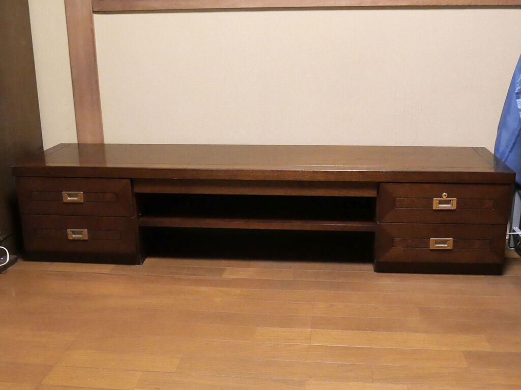 お客様宅に納品させていただいたテレビ台