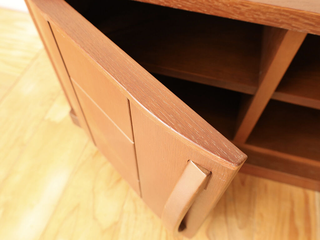 タンスの扉をカットして作ったとはわからない仕上がり