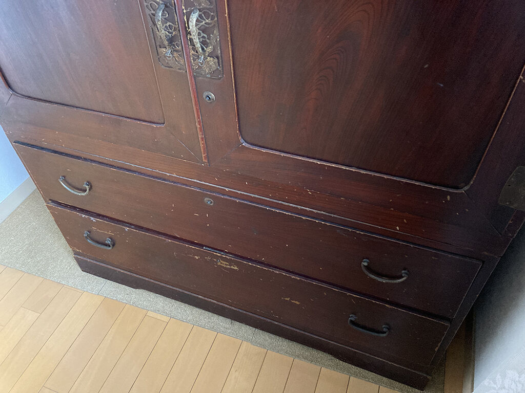 和タンスの最下段