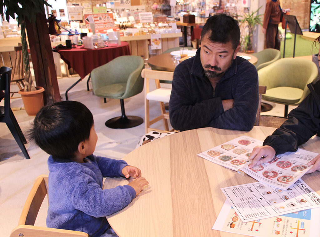 「CHEESE & PIZZA WORKS AWAJISHIMA」でランチ
