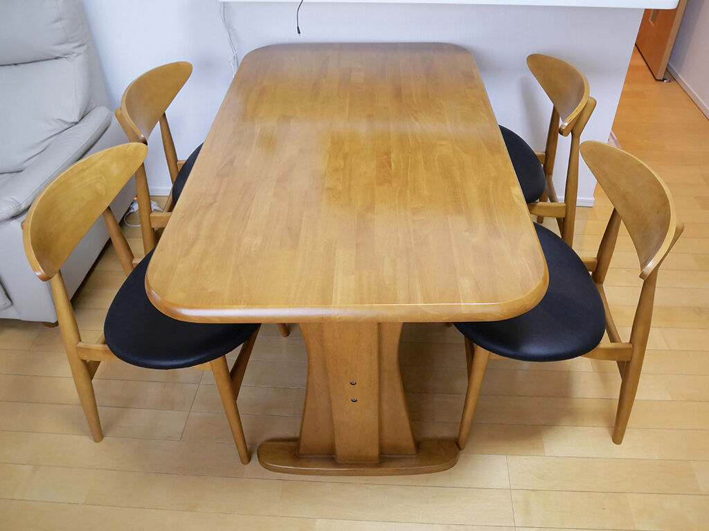お客様のご新居に納品したダイニングテーブル&チェア