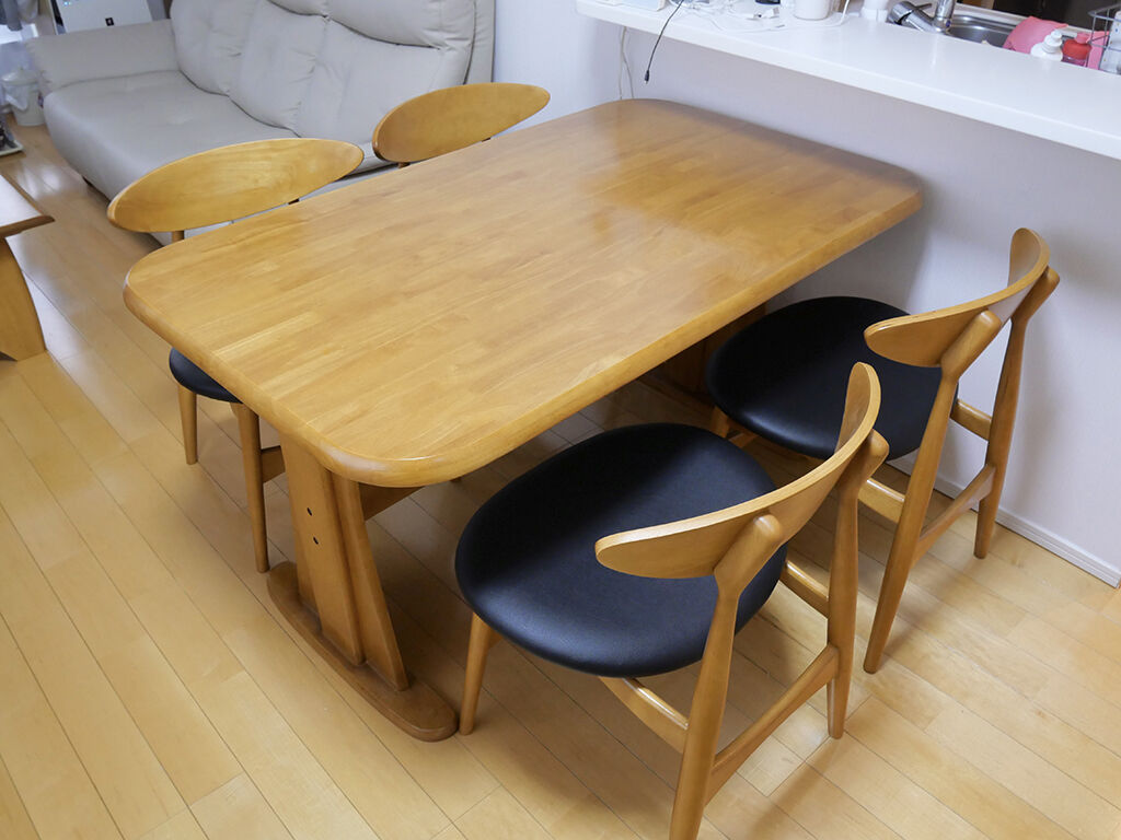 色味が揃って気持ちいいと喜んでいただけたダイニングセットのリメイク