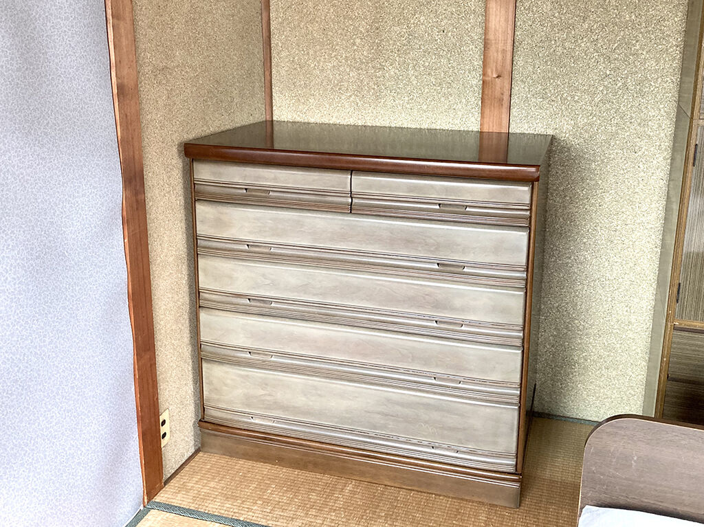 お客様のご実家に納品したリメイク後の整理タンス