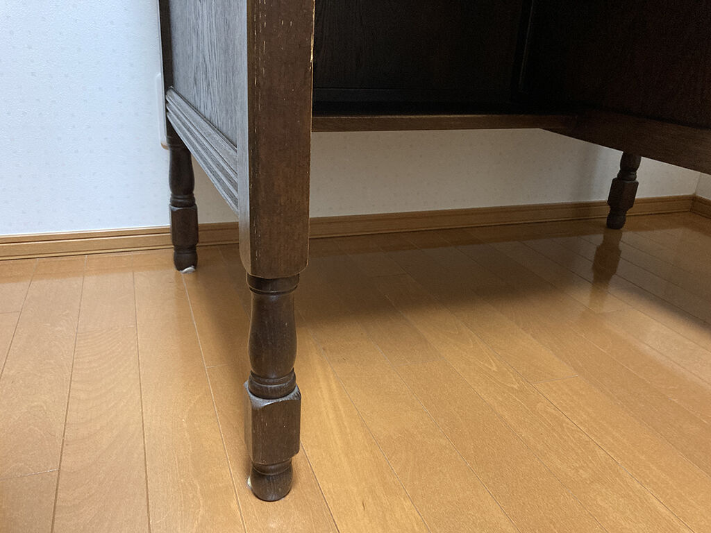 特徴的なデザインのろくろ脚